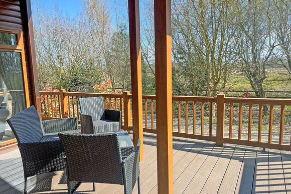 Retreat 6 - Waveney River Centre, Burgh St Peter, Beccles