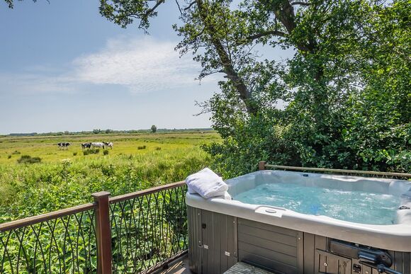 Retreat Spa 2 - Waveney River Centre, Burgh St Peter, Beccles