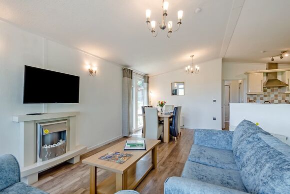 Retreat Spa 2 - Waveney River Centre, Burgh St Peter, Beccles