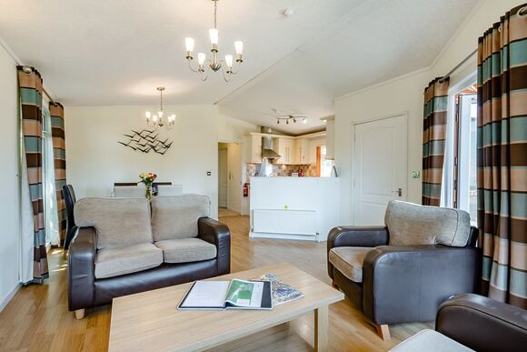 Retreat 4 - Waveney River Centre, Burgh St Peter, Beccles