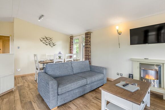 Retreat 3 - Waveney River Centre, Burgh St Peter, Beccles