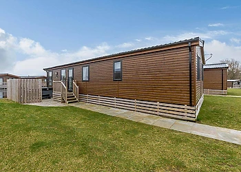 Larch Waterside Spa (Pet) 