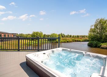 Pondview - Westlands Country Park, Annan