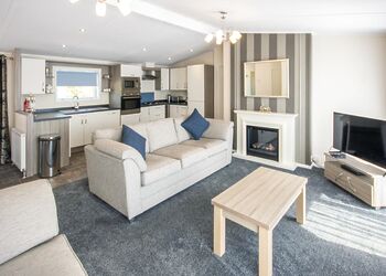 Pondview - Westlands Country Park, Annan