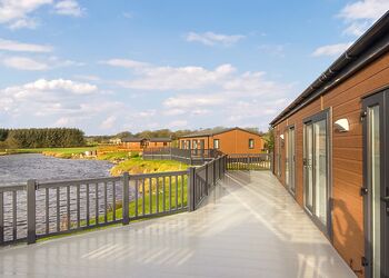 Pondview Plus - Westlands Country Park, Annan