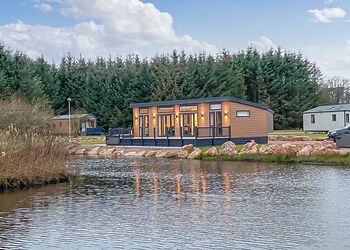 The Westlands Lodge - Westlands Country Park, Annan