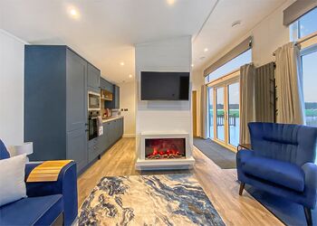 The Westlands Lodge - Westlands Country Park, Annan