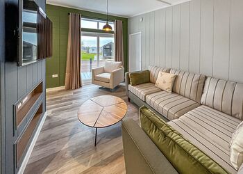 The Savannah Lodge - Westlands Country Park, Annan