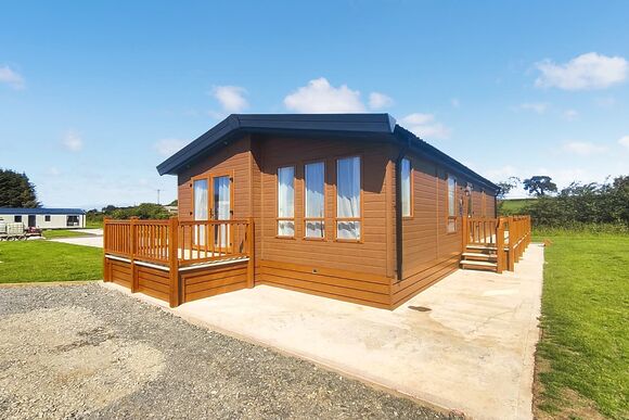Debonair Lodge - Westlands Country Park, Annan