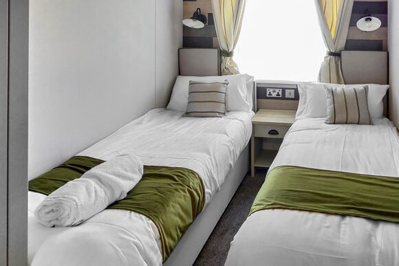 Debonair Lodge - Westlands Country Park, Annan