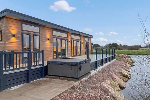 The Westlands Lodge - Westlands Country Park, Annan