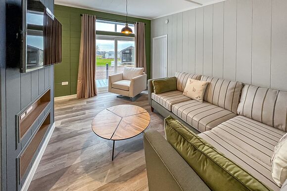 The Savannah Lodge - Westlands Country Park, Annan