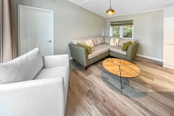 The Savannah Lodge - Westlands Country Park, Annan