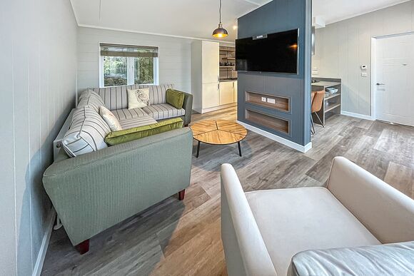 The Savannah Lodge - Westlands Country Park, Annan