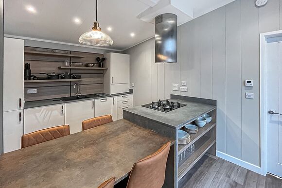 The Savannah Lodge - Westlands Country Park, Annan