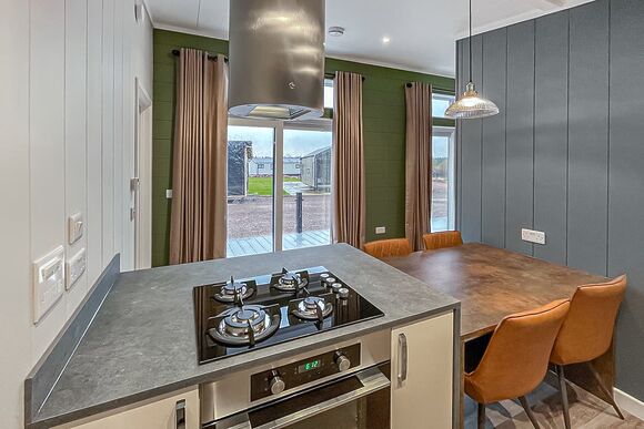 The Savannah Lodge - Westlands Country Park, Annan