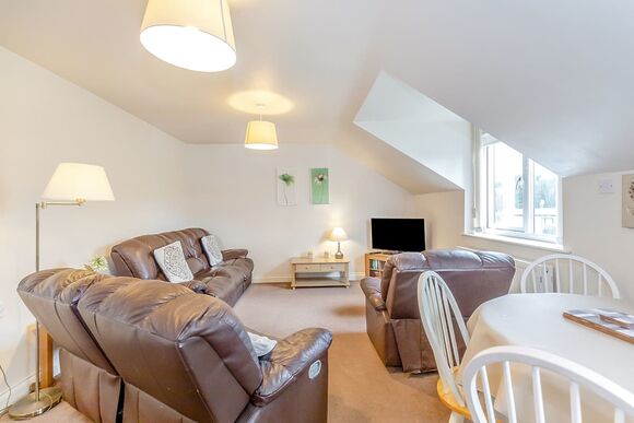 Weir Side Apartment - Weir Holiday Park, Stamford Bridge, York