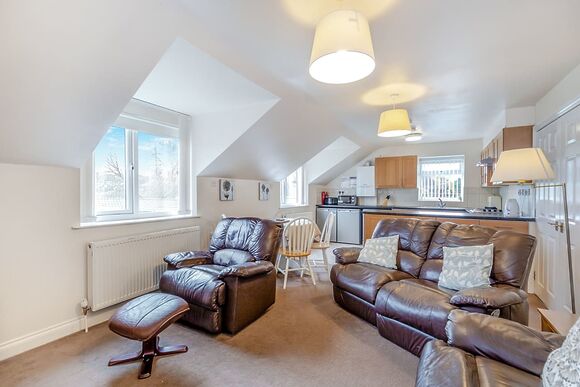 Weir Side Apartment - Weir Holiday Park, Stamford Bridge, York