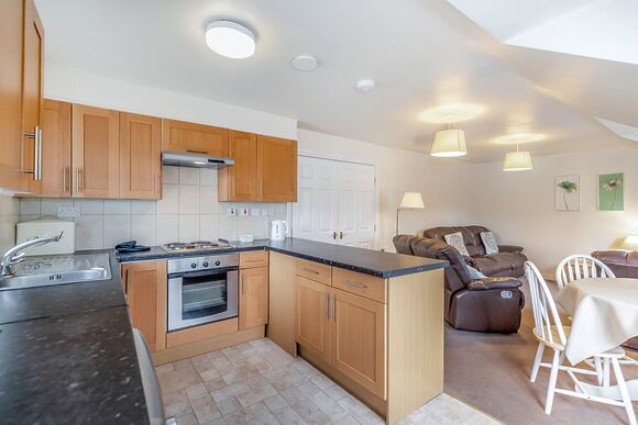 Weir Side Apartment - Weir Holiday Park, Stamford Bridge, York