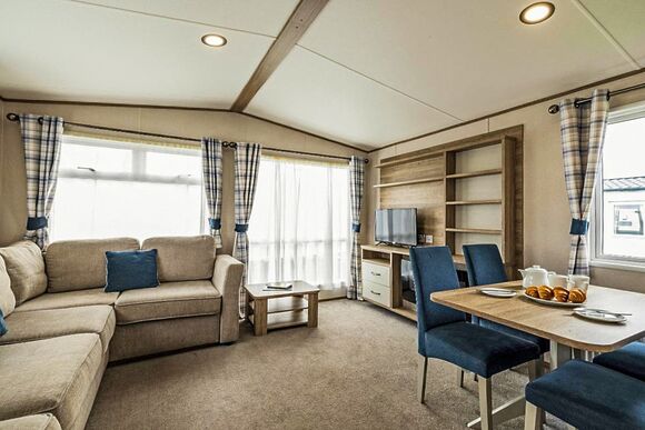 Gold Caravan with parking, decking & sea view, Gold Caravan 6 with parking, decking & sea view P - Wemyss Bay, Wemyss Bay, Renfrewshire