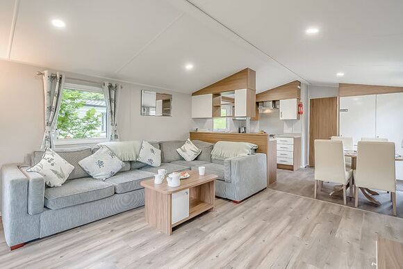 Gold Premium Caravan with parking, decking & sea view P, Gold Premium Caravan with parking, decking & sea view - Wemyss Bay, Wemyss Bay, Renfrewshire