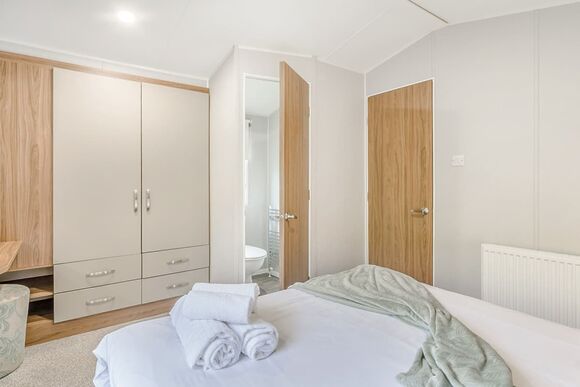 Gold Premium Caravan with parking, decking & sea view, Gold Premium Caravan with parking, decking & sea view P - Wemyss Bay, Wemyss Bay, Renfrewshire