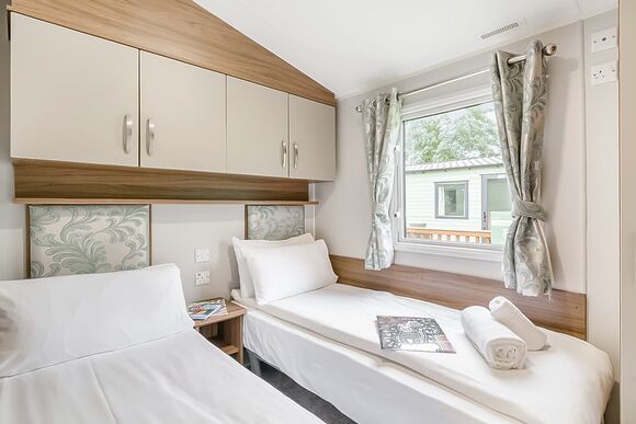 Gold Premium Caravan with parking, decking & sea view P, Gold Premium Caravan with parking, decking & sea view - Wemyss Bay, Wemyss Bay, Renfrewshire