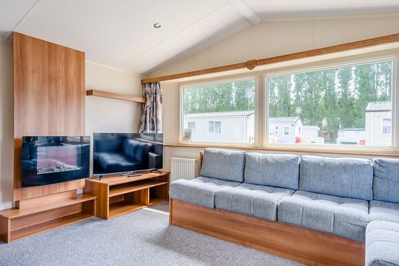 Silver Caravan with parking, decking & sea view - Wemyss Bay, Wemyss Bay, Renfrewshire