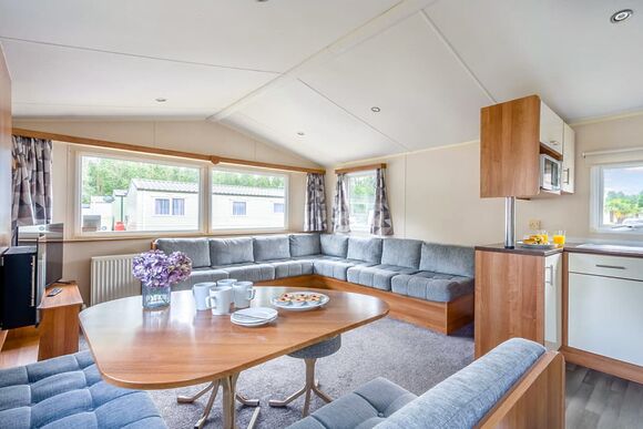 Silver Caravan with parking, decking & sea view - Wemyss Bay, Wemyss Bay, Renfrewshire