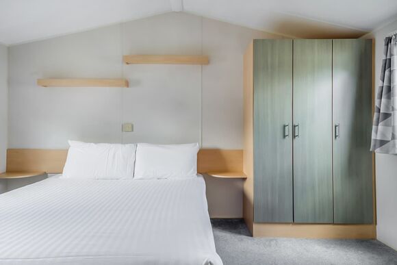 Silver Caravan with parking, decking & sea view - Wemyss Bay, Wemyss Bay, Renfrewshire