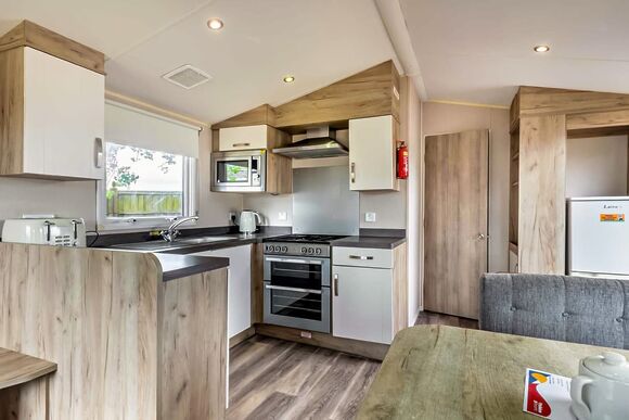 Silver Caravan 8 with parking & sea view P, Silver Caravan with parking & sea view - Wemyss Bay, Wemyss Bay, Renfrewshire