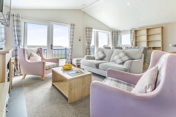 Deluxe Lodge with parking, ensuite, decking & sea view, Deluxe Lodge 6 with parking, ensuite, decking, SV P - Wemyss Bay, Wemyss Bay, Renfrewshire