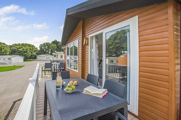 Prestige Lodge with parking, ensuite, decking & sea view, Prestige Lodge 4, parking, ensuite, decking, SV P - Wemyss Bay, Wemyss Bay, Renfrewshire