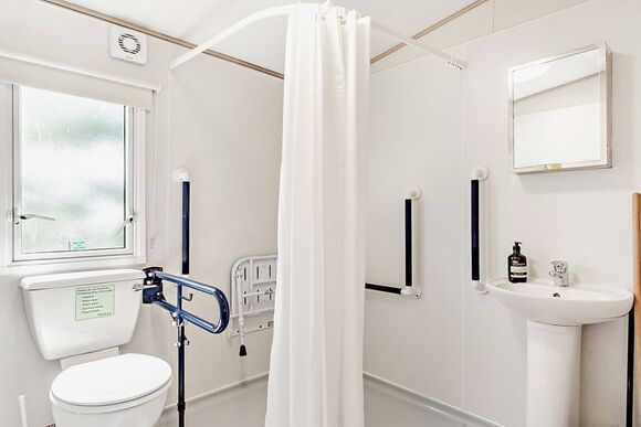 Gold Accessible with parking, decking & sea view - Wemyss Bay, Wemyss Bay, Renfrewshire