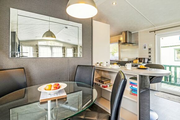 Gold Caravan with parking, decking & sea view - Wemyss Bay, Wemyss Bay, Renfrewshire