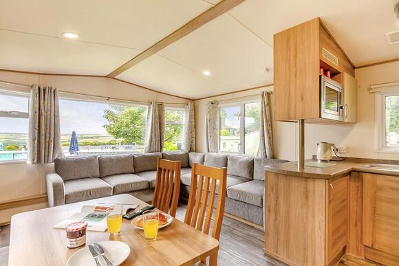 Silver 2 Bedroom Caravan, Sleeps 6 - West Bay, Bridport