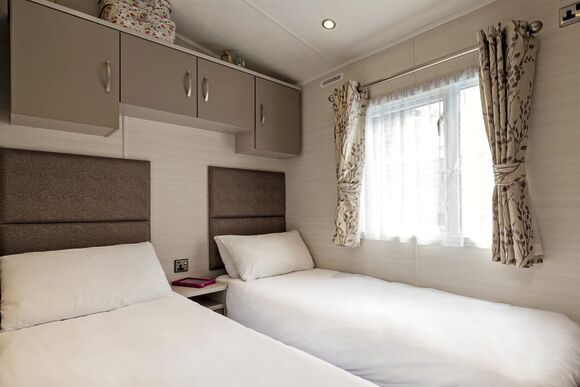 Gold Caravan with parking, ensuite & decking 4 P, Gold Caravan with parking, ensuite & decking 4 - West Bay, Bridport