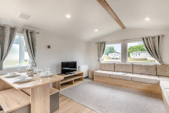 Silver 3 Bedroom Caravan, Sleeps 8 - West Bay, Bridport