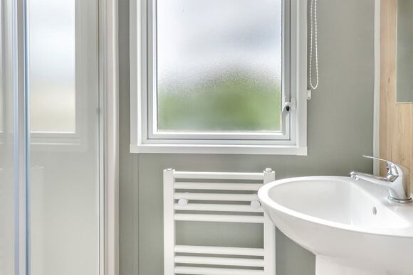 Silver 3 Bedroom Caravan, Sleeps 8 - West Bay, Bridport