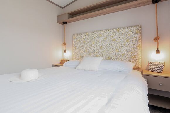 Silver 2 - Seal Bay, Selsey, Chichester