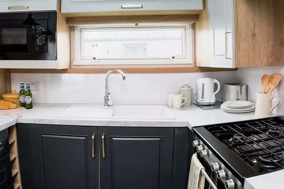 Gold 3 Pet - Seal Bay, Selsey, Chichester