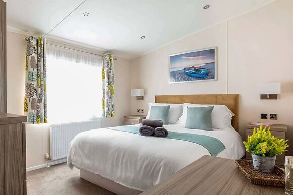 Luxury Lodge 3 - Seal Bay, Selsey, Chichester