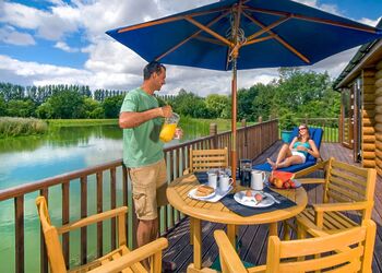 Willow Lodge - Weybread Lakes Lodges, Weybread, Diss