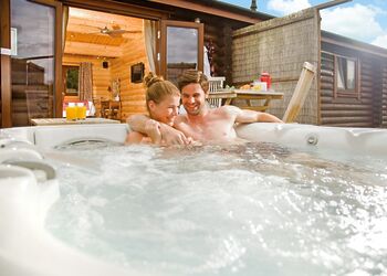 Larch Lodge - Weybread Lakes Lodges, Weybread, Diss