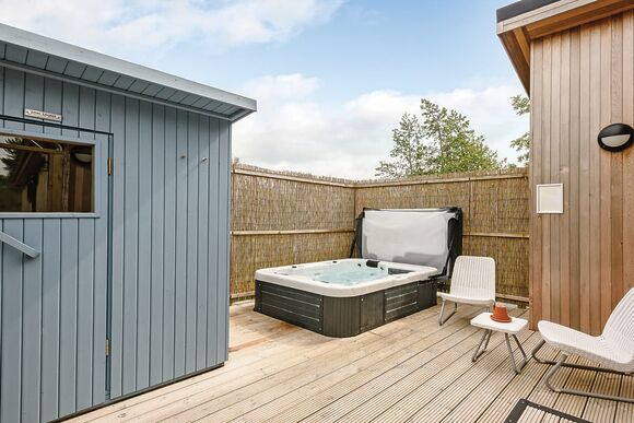 Weybread Lakes Lodges