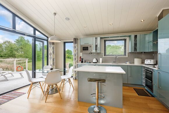 Heron Lodge - Weybread Lakes Lodges, Weybread, Diss