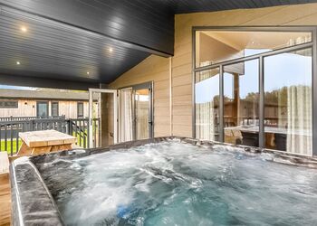 Lakeview 2 - Woodhall Country Park Lodges, Woodhall Spa