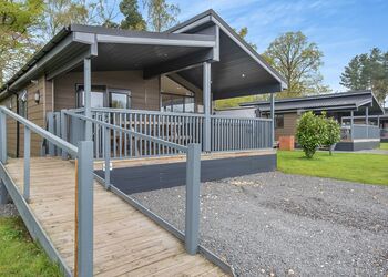 Lakeview 2 - Woodhall Country Park Lodges, Woodhall Spa