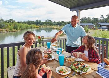 Lakeside 3 Pet Friendly - Woodhall Country Park Lodges, Woodhall Spa