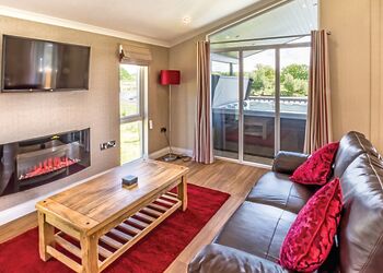 Lakeside 3 Pet Friendly - Woodhall Country Park Lodges, Woodhall Spa